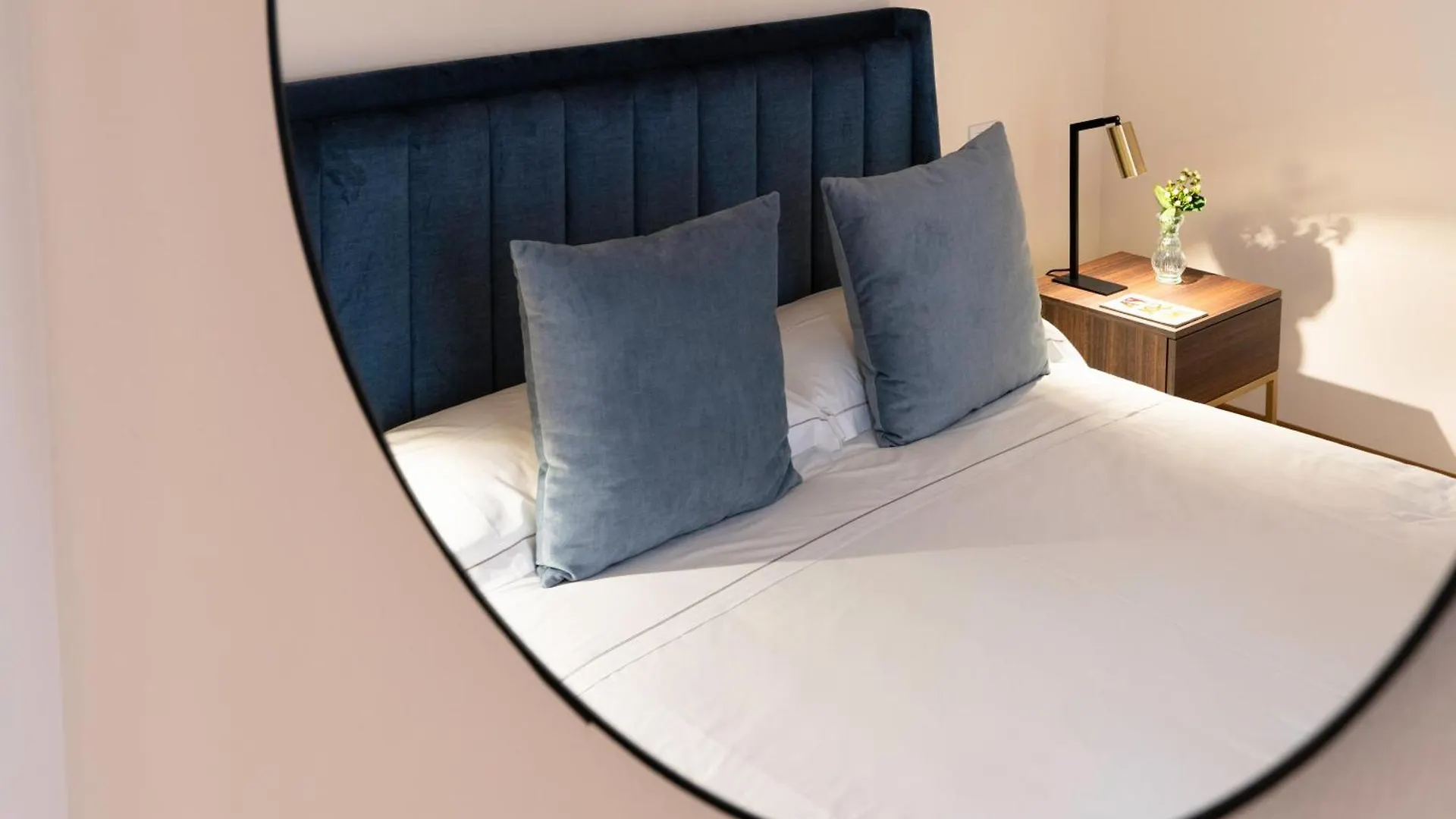 The Seven Residence Genoa Apartment